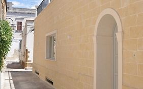 Tangram House